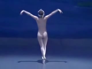 Naken asiatiskapojke ballet