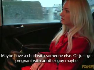 Taxi chauffeur aide ado à obtenir enceinte