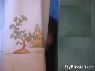 Russians gör röv till mun i den badrum