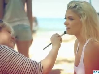 Playboy modelu kristen nicole akt na pláž