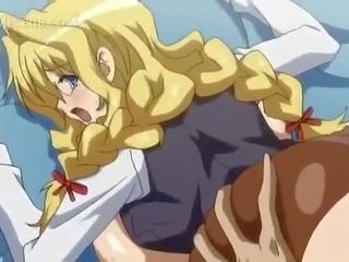 Krūtainas anime blondīne ņemot resnas johnson uz ciešas